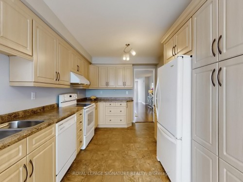 1256 Dartmoor Street, Oshawa, ON - Indoor Photo Showing Kitchen With Double Sink