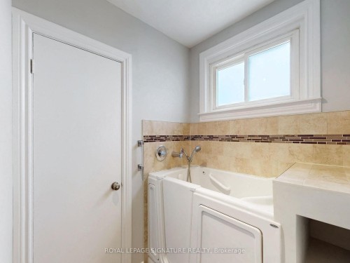 791 Oliva Street, Pickering, ON - Indoor Photo Showing Laundry Room