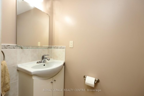 11-444 Silverstone Drive, Toronto, ON - Indoor Photo Showing Bathroom