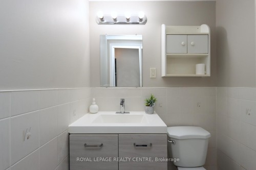 11-444 Silverstone Drive, Toronto, ON - Indoor Photo Showing Bathroom