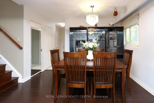 11-444 Silverstone Drive, Toronto, ON - Indoor Photo Showing Dining Room