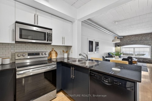 213-1100 Lansdowne Avenue, Toronto, ON - Indoor Photo Showing Kitchen With Double Sink