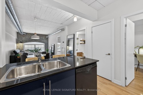 213-1100 Lansdowne Avenue, Toronto, ON - Indoor Photo Showing Kitchen With Double Sink