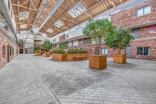 213-1100 Lansdowne Avenue, Toronto, ON - 