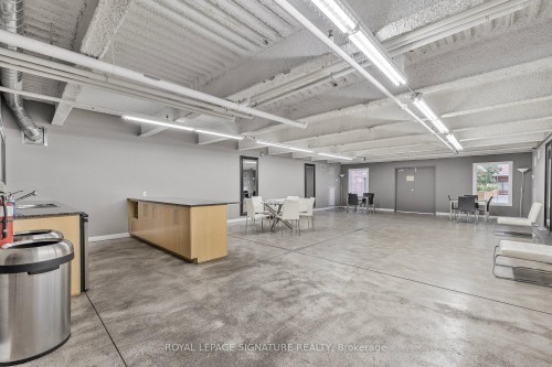 213-1100 Lansdowne Avenue, Toronto, ON - Indoor