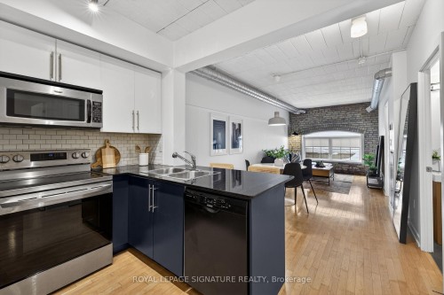 213-1100 Lansdowne Avenue, Toronto, ON - Indoor Photo Showing Kitchen With Double Sink