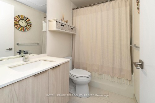 1901-20 Brin Drive, Toronto, ON - Indoor Photo Showing Bathroom