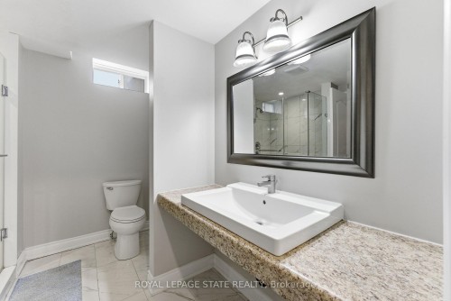 3 Holkham Avenue, Hamilton, ON - Indoor Photo Showing Bathroom