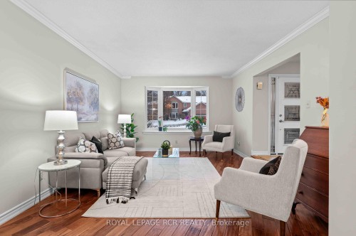 43 Goldgate Crescent, Orangeville, ON - Indoor Photo Showing Living Room