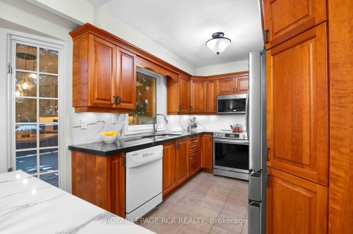 43 Goldgate Crescent, Orangeville, ON - Indoor Photo Showing Kitchen With Double Sink