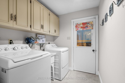 43 Goldgate Crescent, Orangeville, ON - Indoor Photo Showing Laundry Room