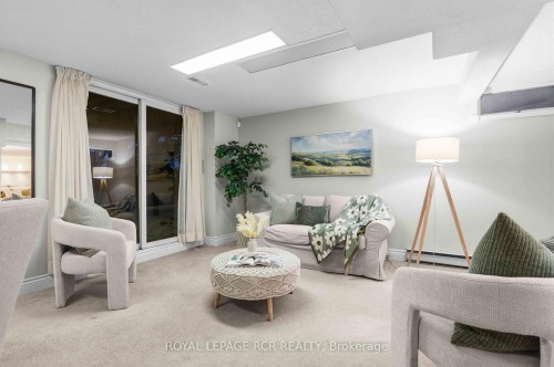 43 Goldgate Crescent, Orangeville, ON - Indoor Photo Showing Living Room