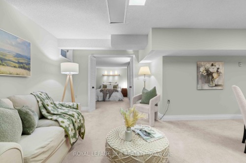 43 Goldgate Crescent, Orangeville, ON - Indoor Photo Showing Living Room