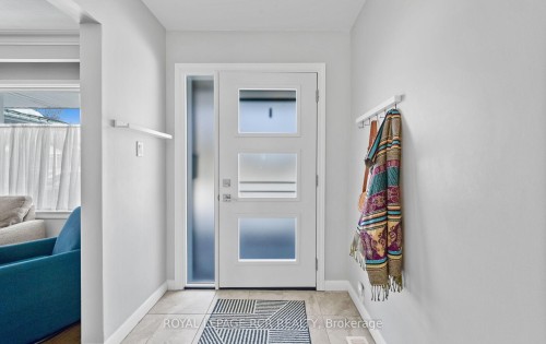 15 Banting Drive, Orangeville, ON - Indoor Photo Showing Other Room