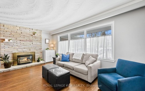 15 Banting Drive, Orangeville, ON - Indoor Photo Showing Living Room With Fireplace
