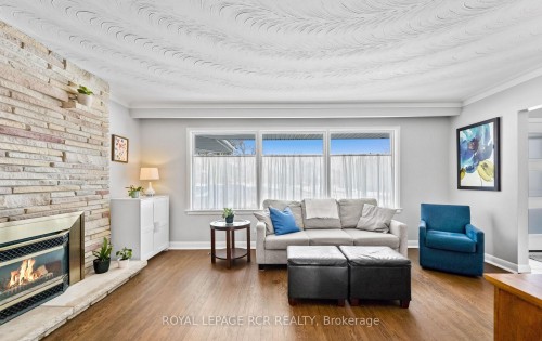 15 Banting Drive, Orangeville, ON - Indoor Photo Showing Living Room With Fireplace