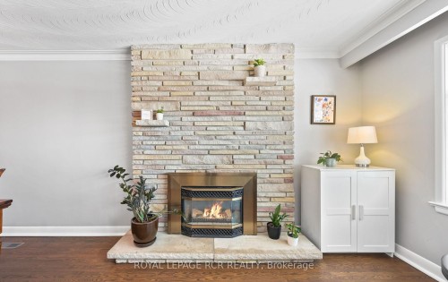 15 Banting Drive, Orangeville, ON - Indoor Photo Showing Living Room With Fireplace
