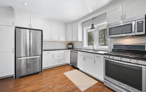 15 Banting Drive, Orangeville, ON - Indoor Photo Showing Kitchen