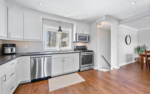 15 Banting Drive, Orangeville, ON - Indoor Photo Showing Kitchen