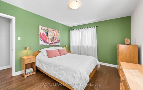 15 Banting Drive, Orangeville, ON - Indoor Photo Showing Bedroom