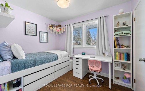 15 Banting Drive, Orangeville, ON - Indoor Photo Showing Bedroom