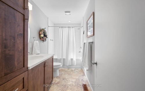 15 Banting Drive, Orangeville, ON - Indoor Photo Showing Bathroom
