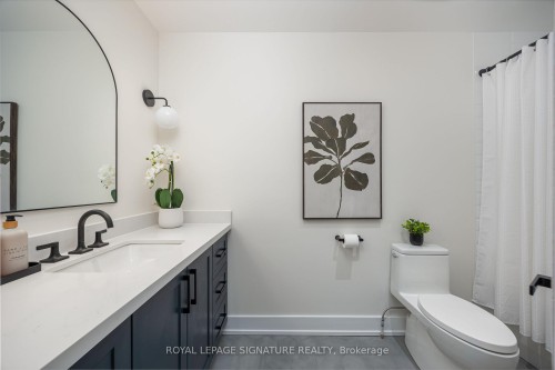 6-101 Glen Manor Drive, Toronto, ON - Indoor Photo Showing Bathroom