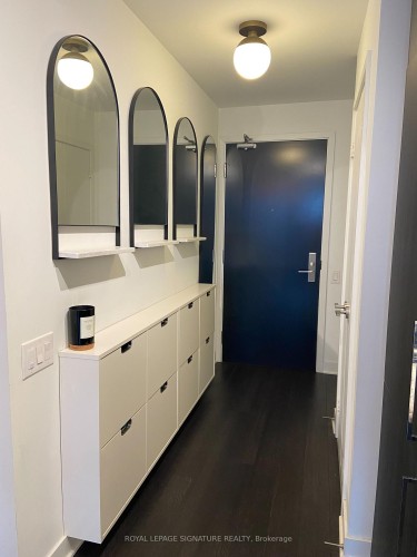 1902-290 Adelaide Street W, Toronto, ON - Indoor Photo Showing Other Room