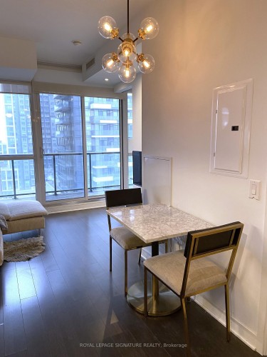 1902-290 Adelaide Street W, Toronto, ON - Indoor Photo Showing Dining Room