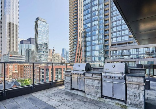 1902-290 Adelaide Street W, Toronto, ON - Outdoor With Facade