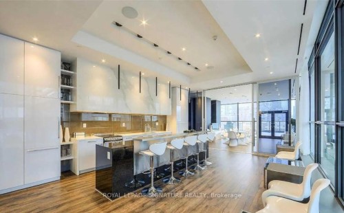 1902-290 Adelaide Street W, Toronto, ON - Indoor Photo Showing Kitchen With Upgraded Kitchen