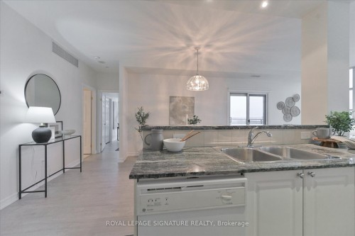 709-1 Leaside Park Drive, Toronto, ON - Indoor Photo Showing Kitchen With Double Sink