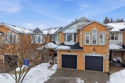 122 Downey Circle  Aurora, ON L4G 7G1