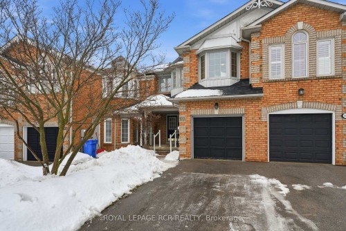 122 Downey Circle, Aurora, ON - Outdoor With Facade