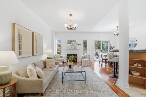 122 Downey Circle, Aurora, ON - Indoor Photo Showing Living Room With Fireplace