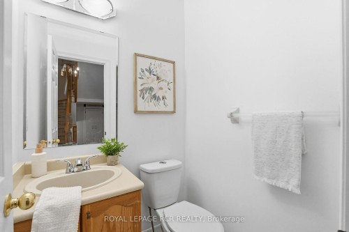 122 Downey Circle, Aurora, ON - Indoor Photo Showing Bathroom