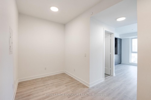 219-25 Cordova Avenue, Toronto, ON - Indoor Photo Showing Other Room