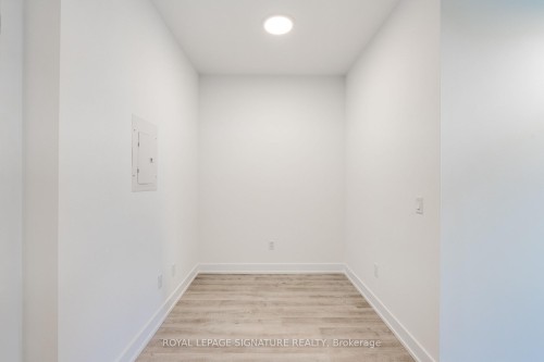 219-25 Cordova Avenue, Toronto, ON - Indoor Photo Showing Other Room