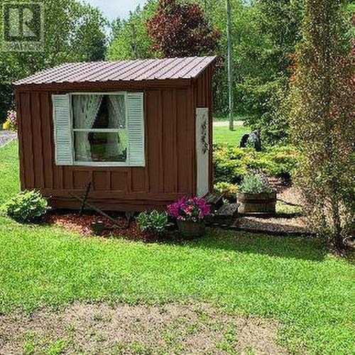 Dollhouse/ Playhouse - 3322 Cedar Grove Road, Edwardsburgh/Cardinal, ON - Outdoor