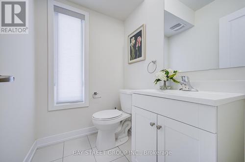 51 Credit Lane, Richmond Hill, ON - Indoor Photo Showing Bathroom