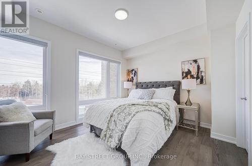 51 Credit Lane, Richmond Hill, ON - Indoor Photo Showing Bedroom