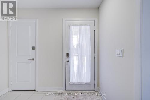 51 Credit Lane, Richmond Hill, ON - Indoor Photo Showing Other Room