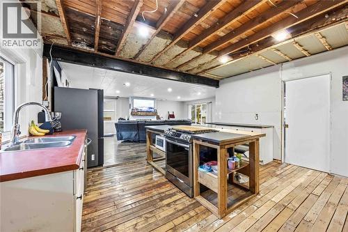 2346 Sydenham Avenue, St Clair, ON - Indoor