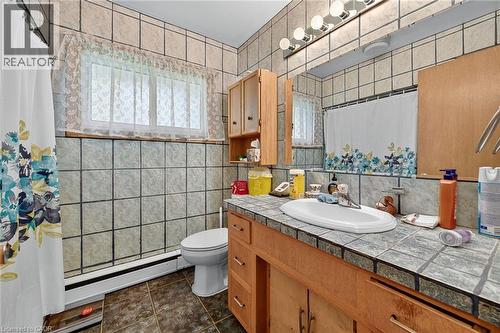 182 Sweets Corners Road, Selkirk, ON - Indoor Photo Showing Bathroom