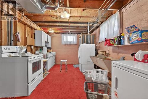 182 Sweets Corners Road, Selkirk, ON - Indoor Photo Showing Laundry Room