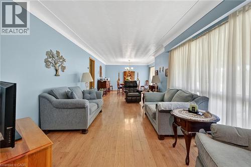 182 Sweets Corners Road, Selkirk, ON - Indoor Photo Showing Living Room