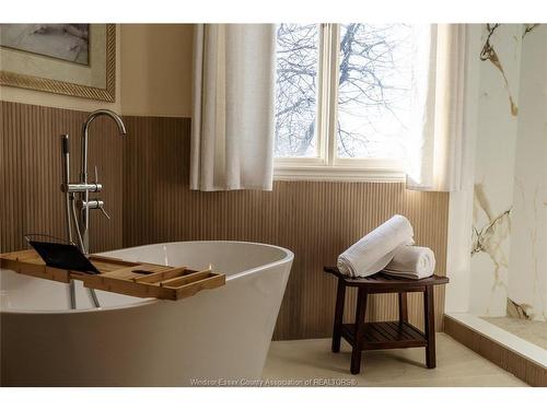 233 Old Tecumseh, Lakeshore, ON 