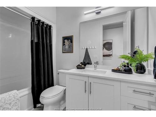 301-233 Watson, Windsor, ON 