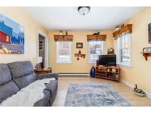 74 Highfield Rd, Douglas, NB 