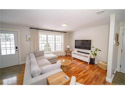 64 Thompson Ave, Burton, NB 